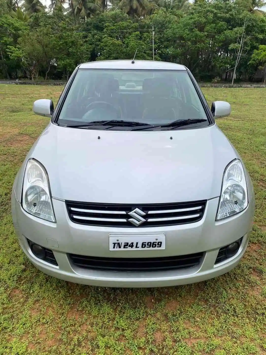 Maruti-suzuxi Swift Dzire