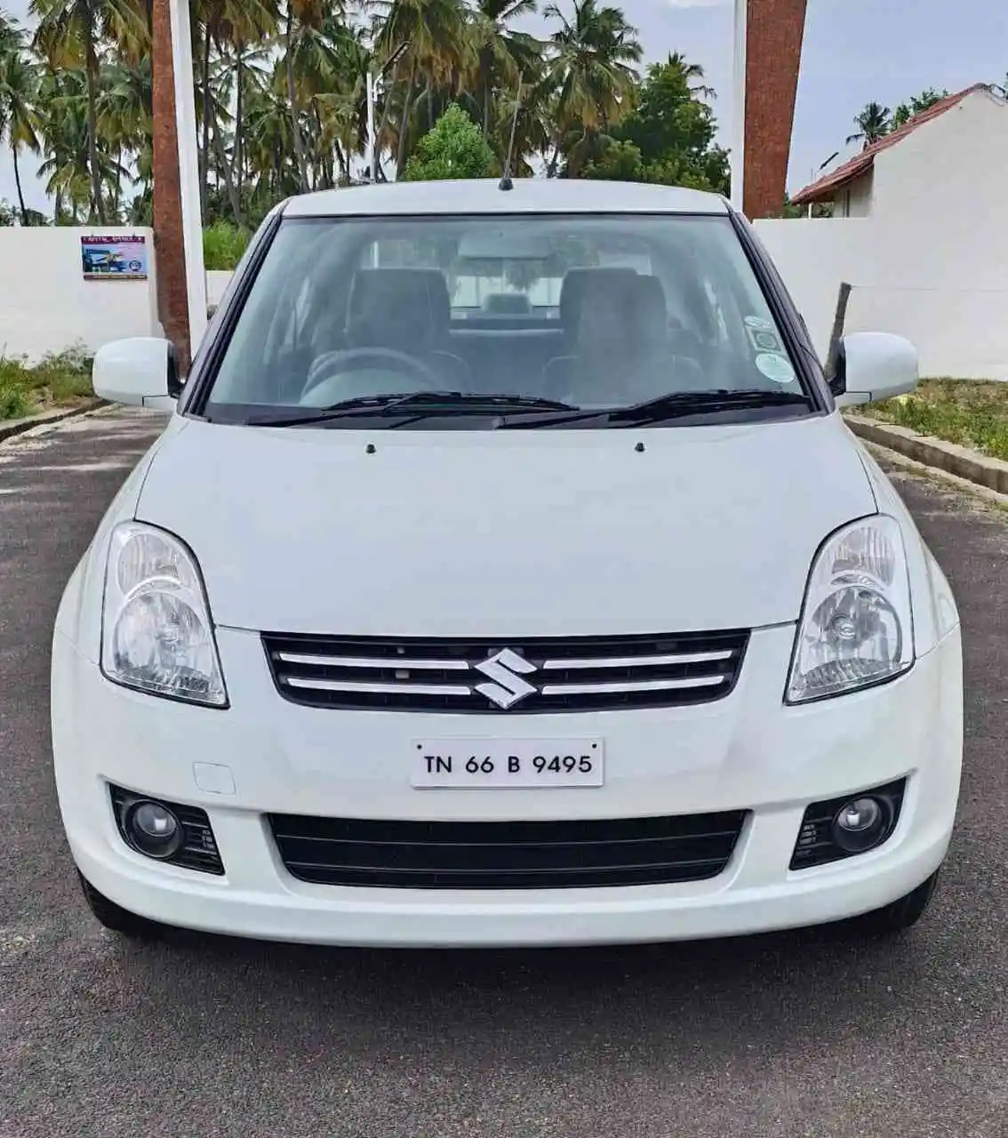 Maruti-suzuxi Swift Dzire