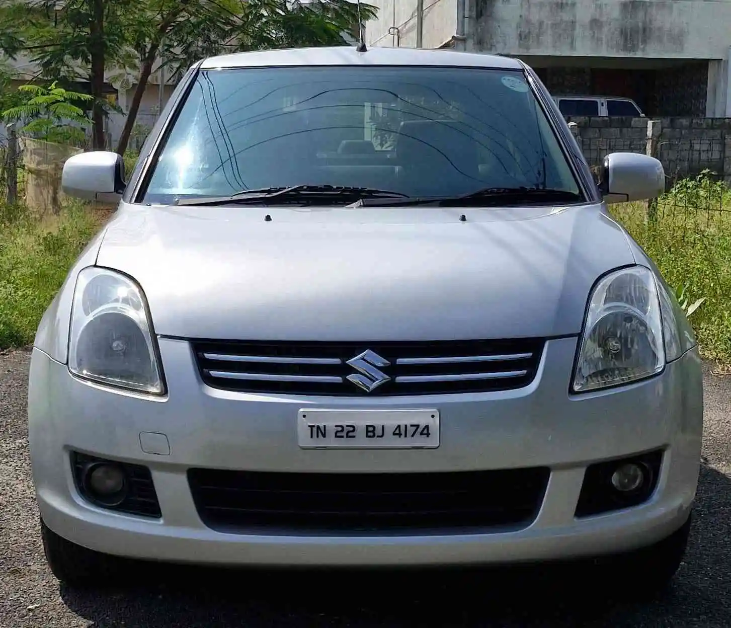 Maruti-suzuxi Swift Dzire